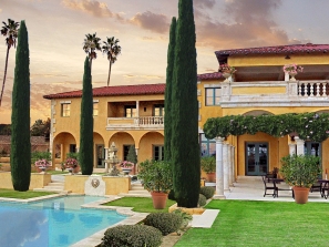 Villa di Toscana – South Gardens & Pool